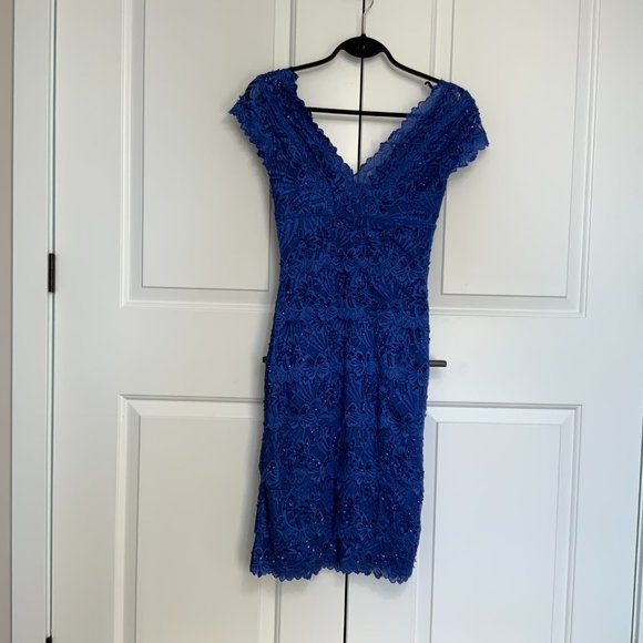 Le Chateau Formal Dress - Picture 2 of 6